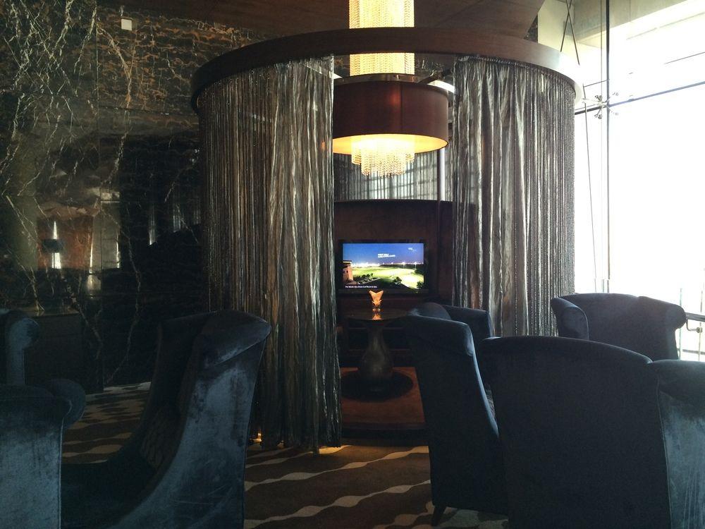 เลอ เมริเดียน ซิตี้เซ็นเตอร์ บาห์เรน Hotel มานามา ภายนอก รูปภาพ The lounge at the airport
