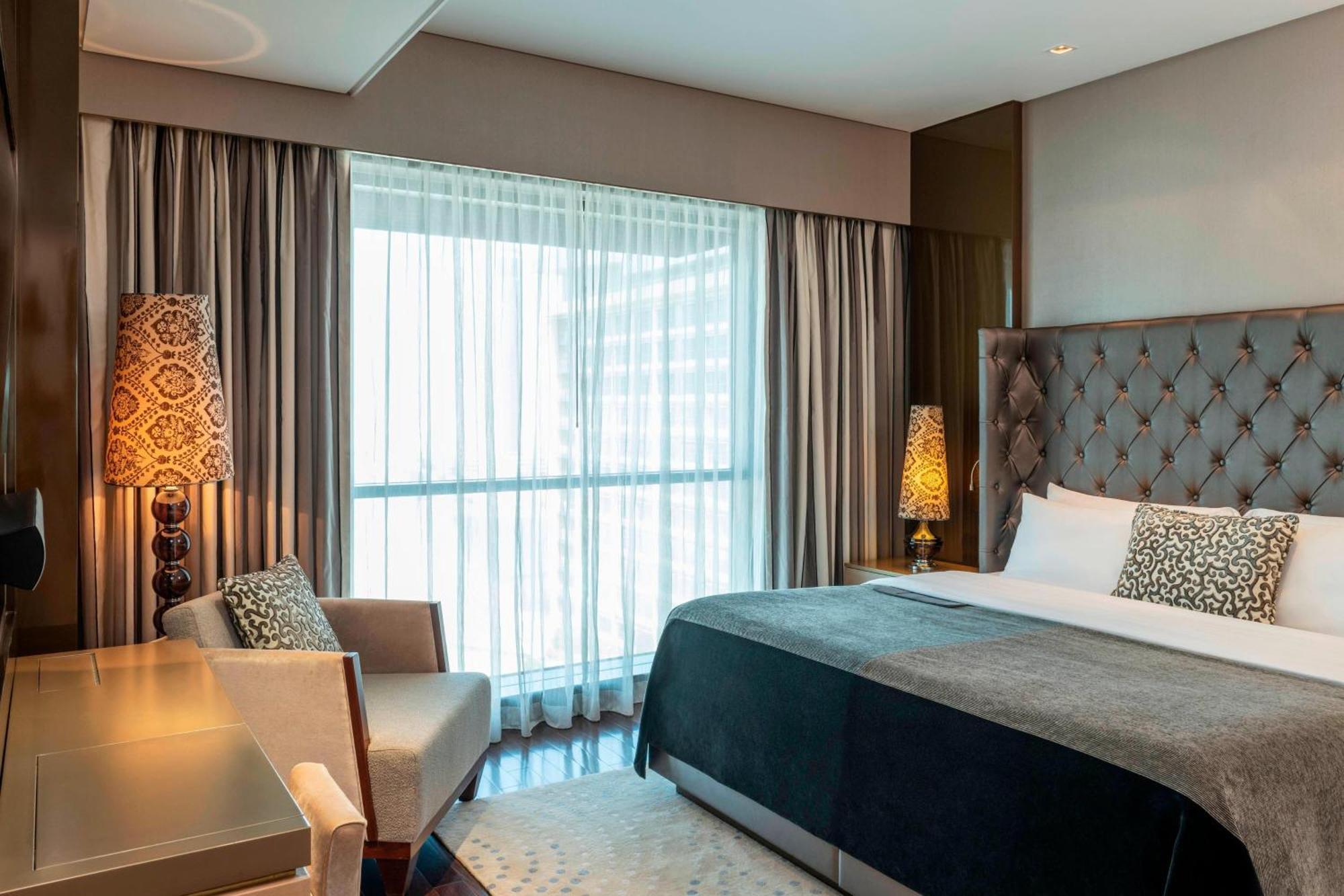 เลอ เมริเดียน ซิตี้เซ็นเตอร์ บาห์เรน Hotel มานามา ภายนอก รูปภาพ A bedroom at the hotel