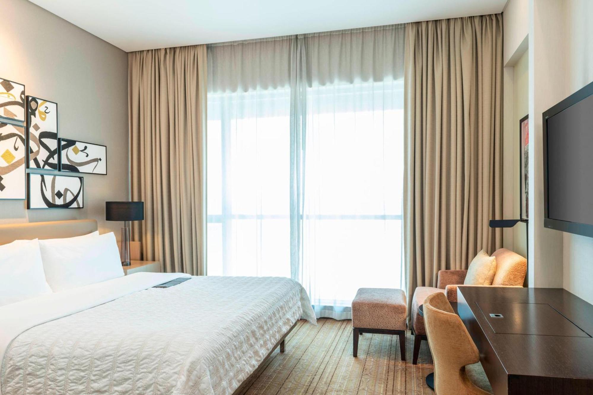 เลอ เมริเดียน ซิตี้เซ็นเตอร์ บาห์เรน Hotel มานามา ภายนอก รูปภาพ A bedroom at the hotel