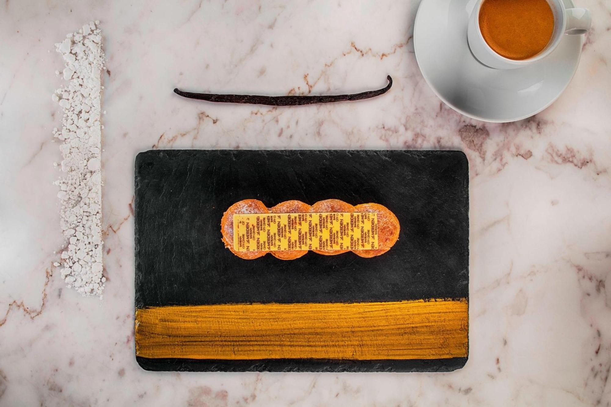 เลอ เมริเดียน ซิตี้เซ็นเตอร์ บาห์เรน Hotel มานามา ภายนอก รูปภาพ A chocolate book