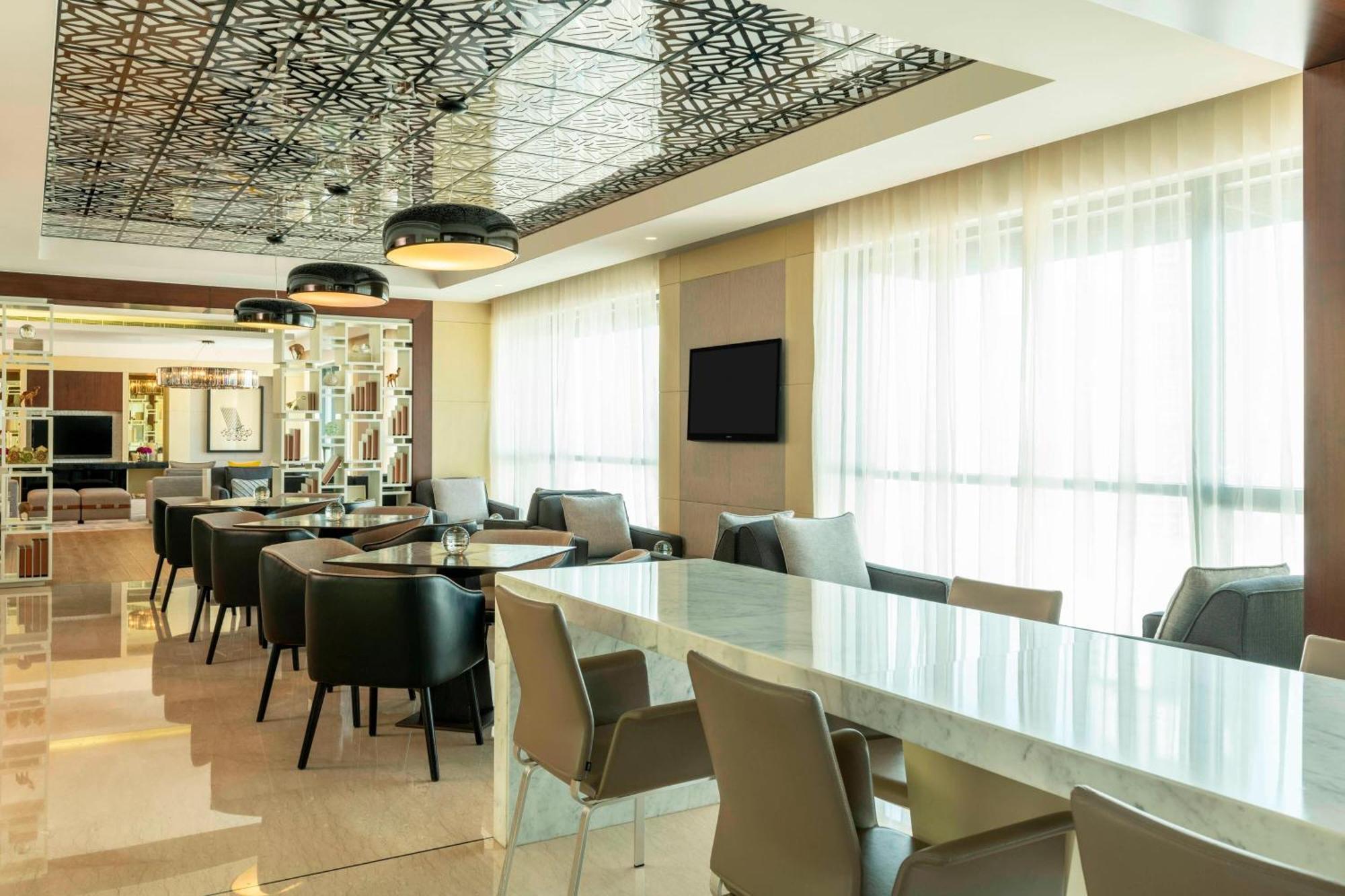 เลอ เมริเดียน ซิตี้เซ็นเตอร์ บาห์เรน Hotel มานามา ภายนอก รูปภาพ The lounge at the airport