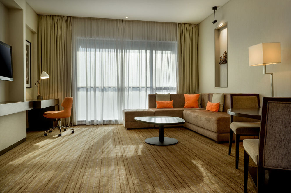 เลอ เมริเดียน ซิตี้เซ็นเตอร์ บาห์เรน Hotel มานามา ภายนอก รูปภาพ Living room