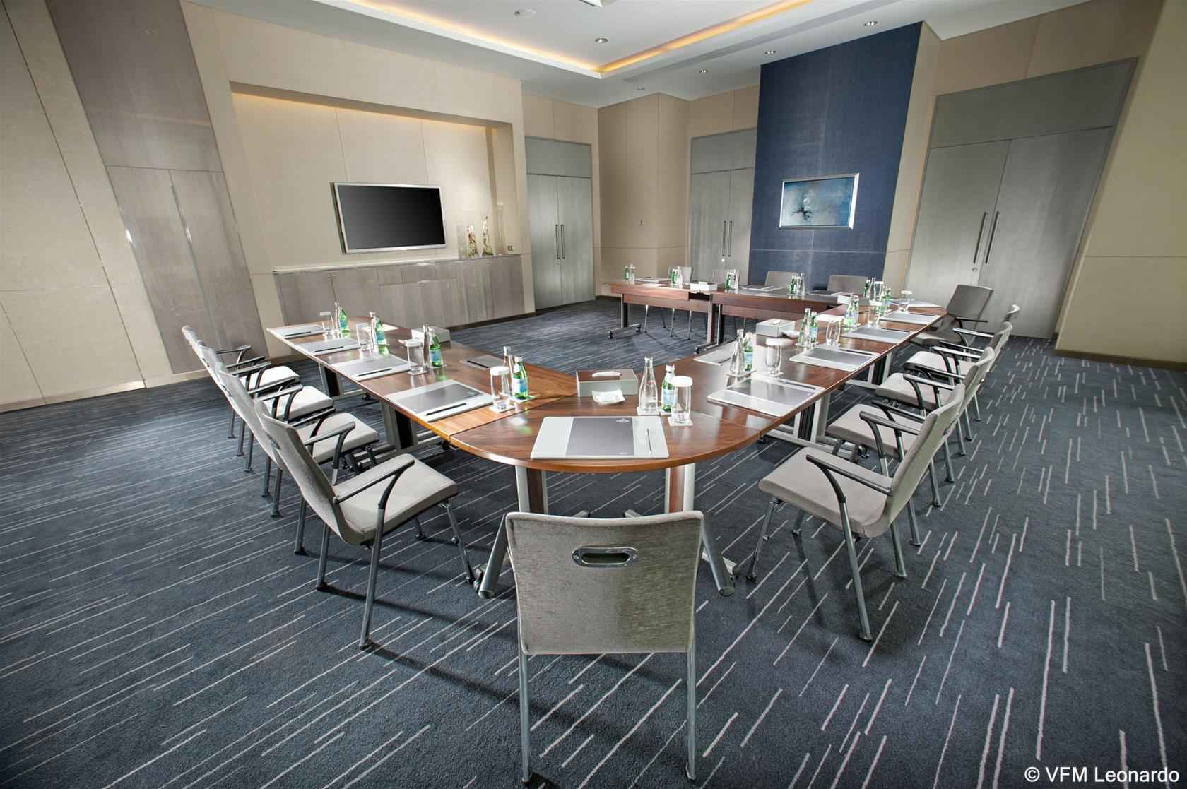 เลอ เมริเดียน ซิตี้เซ็นเตอร์ บาห์เรน Hotel มานามา ภายนอก รูปภาพ Meeting room